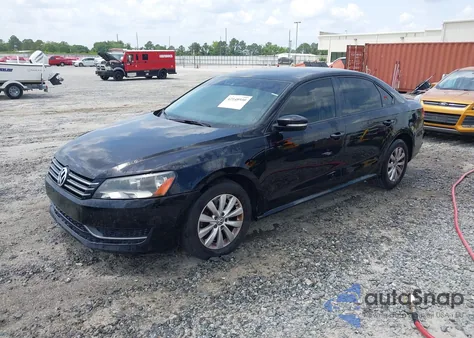 2013 Volkswagen Passat 2.5L S z USA, uszkodzony, nr VIN 1VWAH7A35DC109327